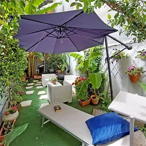 https://luxury-domus.it-romehotels.com