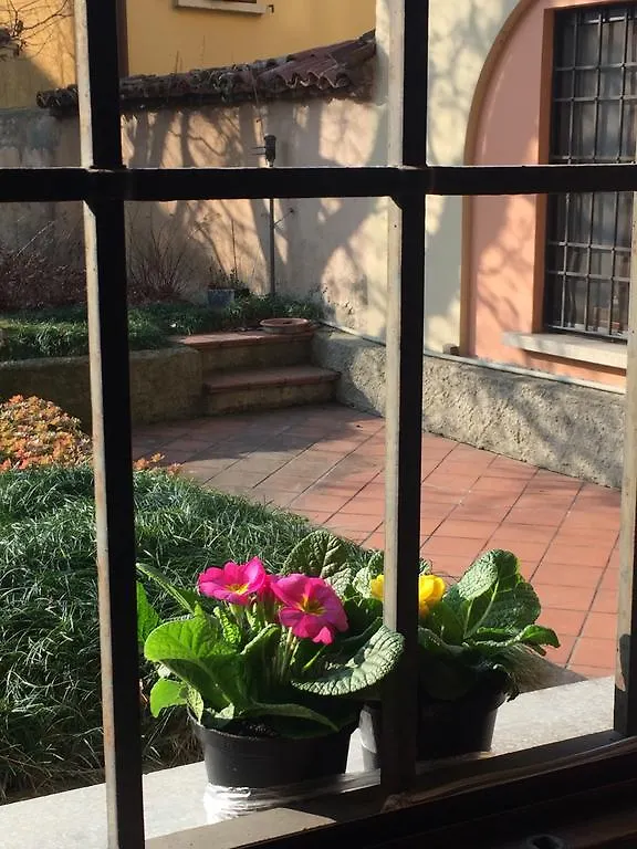 Cosy Studio Historical Center Cremona Apartment